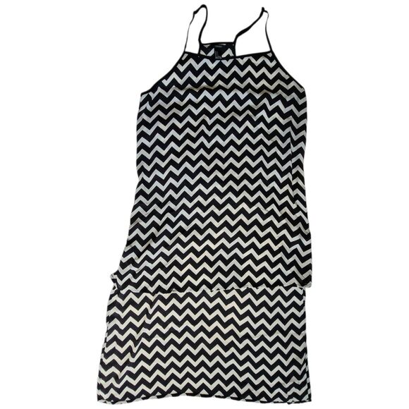 Forever 21 Black & White Chevron Hi low Dress sz S - Picture 1 of 11